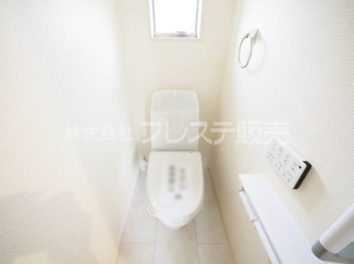 【トイレ】 | 奈良市菅原町の新築一戸建 全７区画 | 現地写真（７号地２階トイレ）温水洗浄便座を標準装備！