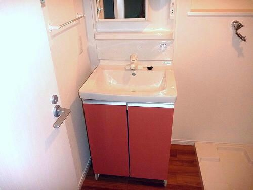 ガーデンコート小茂根の洗面所