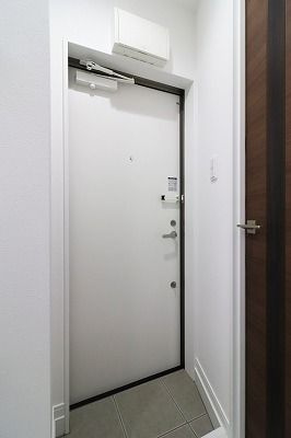 グランクオール日ノ出町の玄関