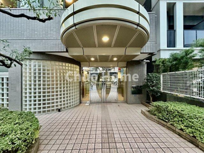 【エントランス】 | ヴィルヌーブ入谷 | 【エントランス】マンションのエントランスは、その物件の印象を決める、顔とも言える場所です。毎日通る場所ですからきれいなのが一番です。