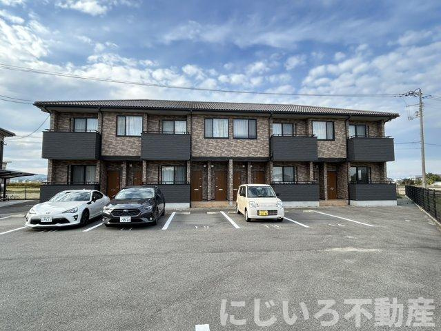 ENCIAⅢの駐車場