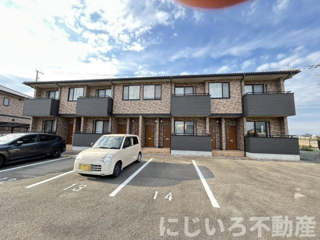 ENCIAⅢの駐車場