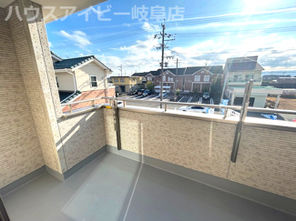 【バルコニー】 | 羽島市堀津町新築建売全2棟！敷地広々71坪！お車並列3台可能！広々お庭スペースあり！ | 羽島市堀津町新築建売全2棟！敷地広々71坪！お車並列3台可能！広々お庭スペースあり！