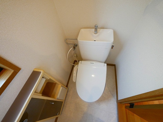 朝日メゾネットＡ・Ｂのトイレ|コンパクトで使いやすいトイレです
