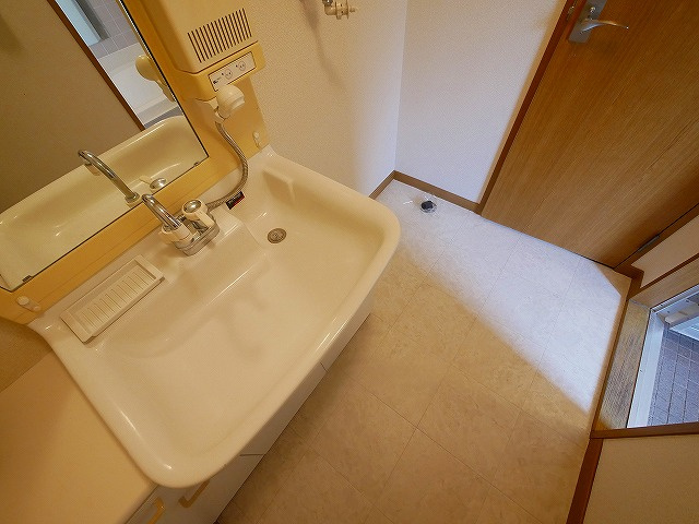 朝日メゾネットＡ・Ｂの独立洗面台|独立洗面台です