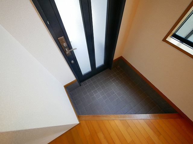 朝日メゾネットＡ・Ｂの玄関|ゆったりとした玄関です