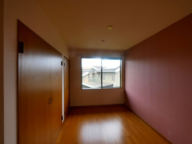 朝日メゾネットＡ・Ｂの洋室|広々とした洋室です