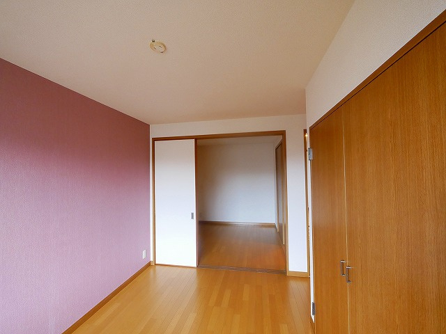 朝日メゾネットＡ・Ｂの寝室|使い勝手のいい寝室です