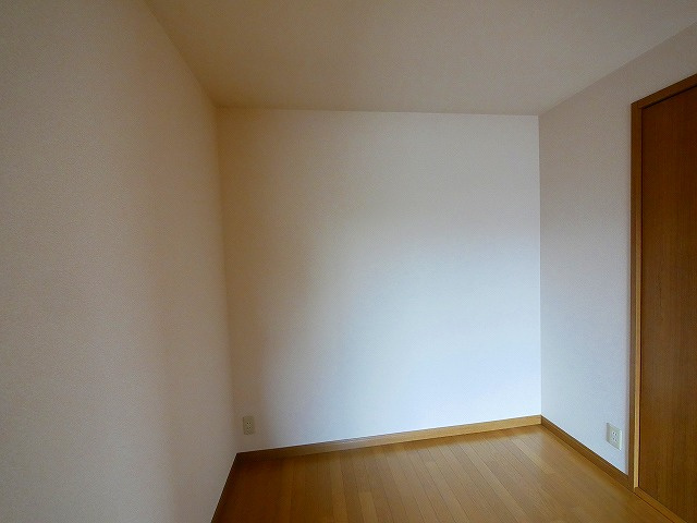 朝日メゾネットＡ・Ｂの洋室|明るい洋室です