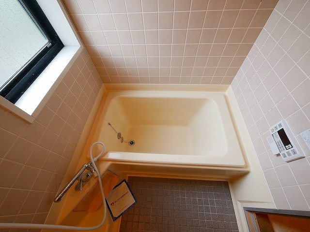 朝日メゾネットＡ・Ｂの浴室|コンパクトで使いやすいお風呂です