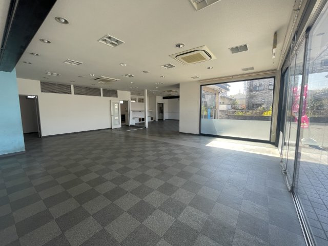 久喜市青葉３丁目の店舗事務所の内装