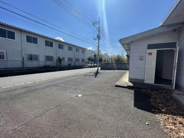 久喜市青葉３丁目の店舗事務所の駐車場