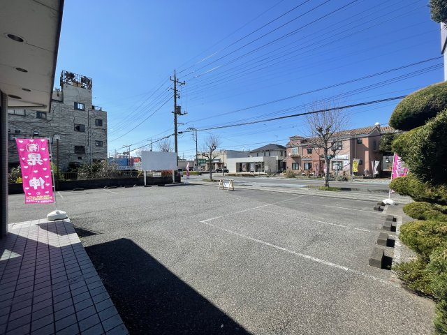 久喜市青葉３丁目の店舗事務所の駐車場