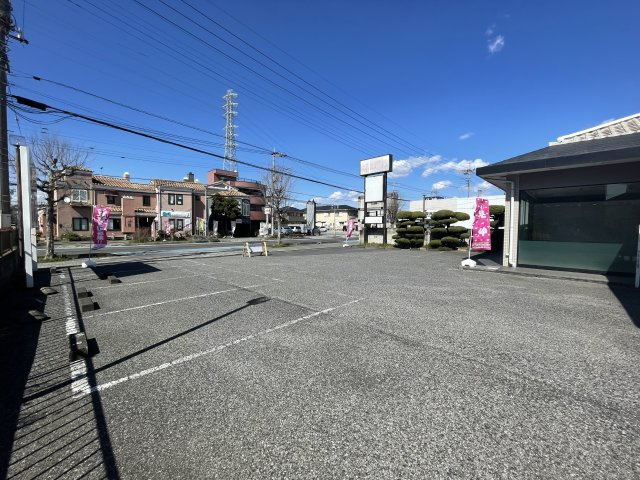久喜市青葉３丁目の店舗事務所の駐車場