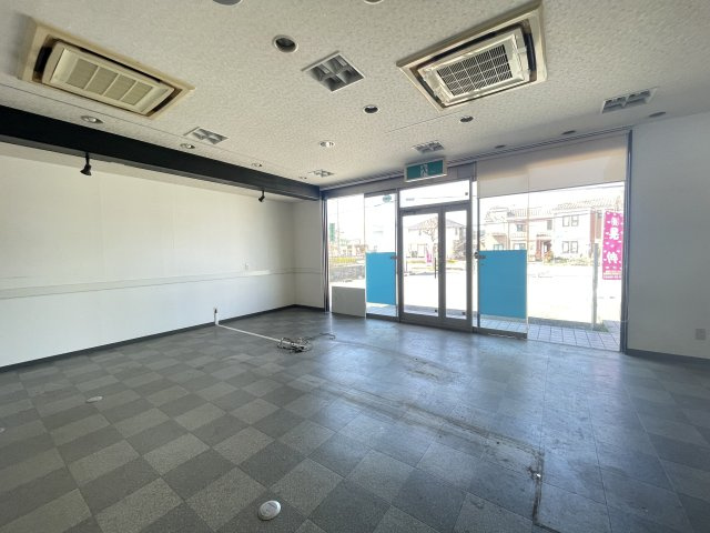 久喜市青葉３丁目の店舗事務所の内装