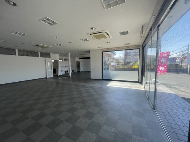 久喜市青葉３丁目の店舗事務所の内装