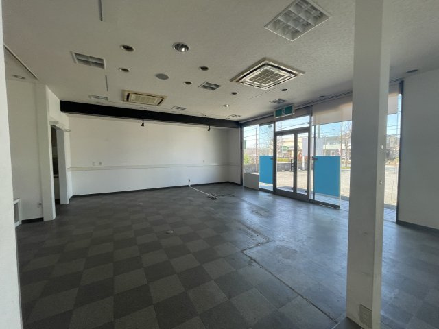 久喜市青葉３丁目の店舗事務所の内装