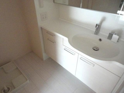  | アドレ・コスモス