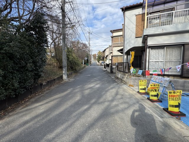 柏市あかね町新築戸建（あかね町４期）の前面道路含む現地写真|南西側前面道路・幅員約5ｍ