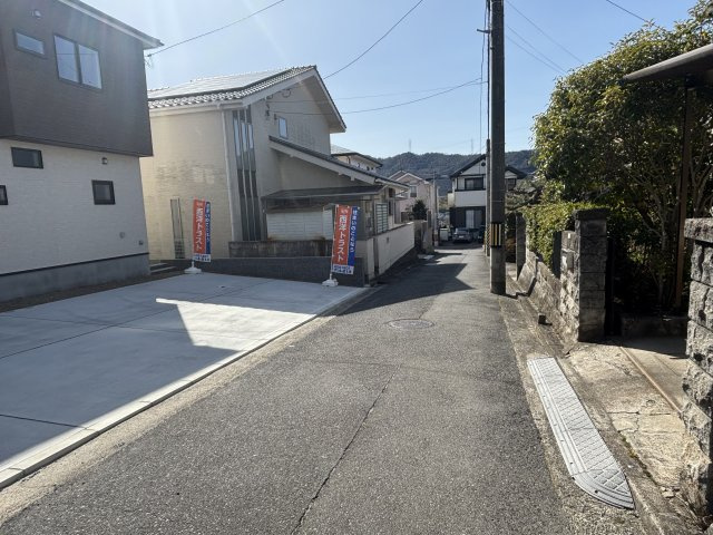 己斐大迫2丁目の前面道路含む現地写真|前面道路です。