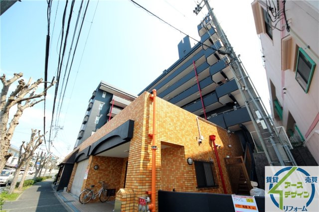 ロイヤルメゾンアドニスの外観