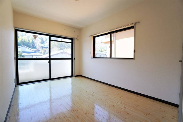 川崎市多摩区菅北浦２丁目の賃貸マンションの居間・リビング