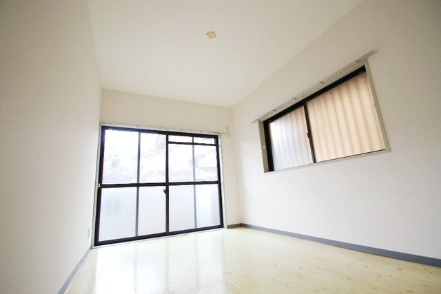 川崎市多摩区菅北浦２丁目の賃貸マンションの居間・リビング