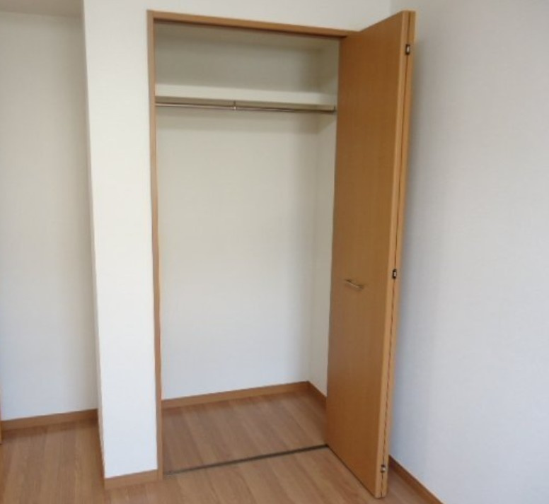 川崎市多摩区長沢４丁目のアパートの収納