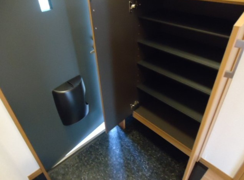 川崎市多摩区長沢４丁目のアパートの収納