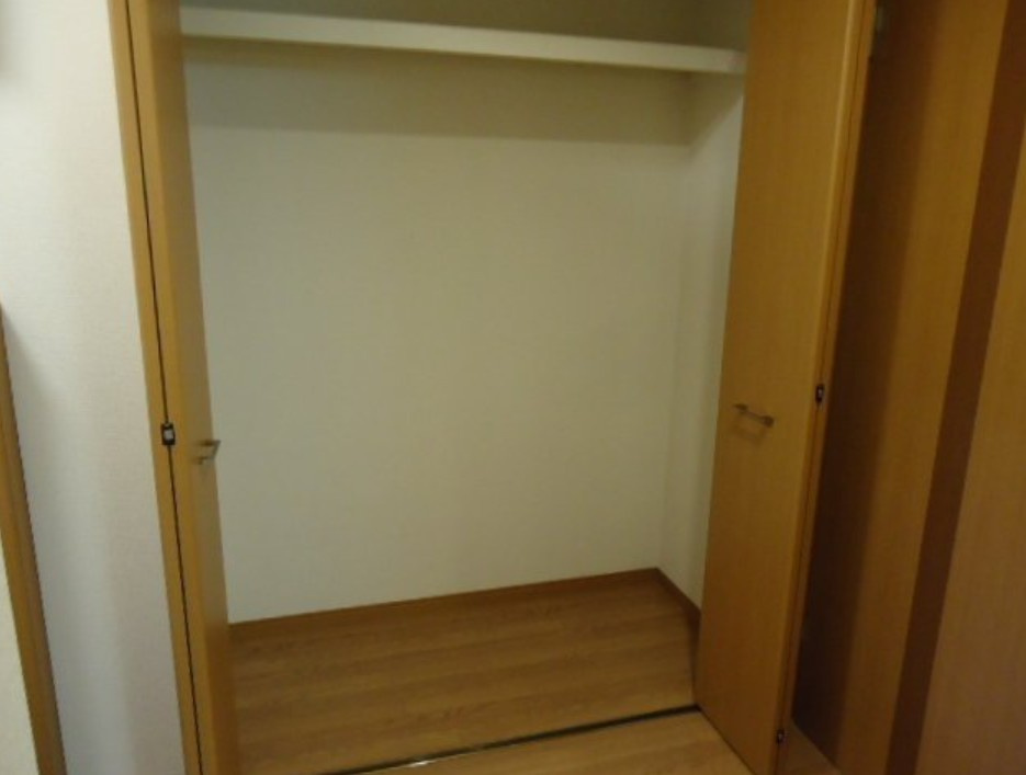 川崎市多摩区長沢４丁目のアパートの収納