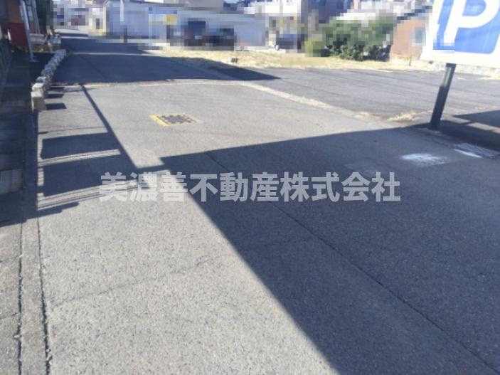 ６６２８９　羽島市竹鼻町土地の前面道路含む現地写真