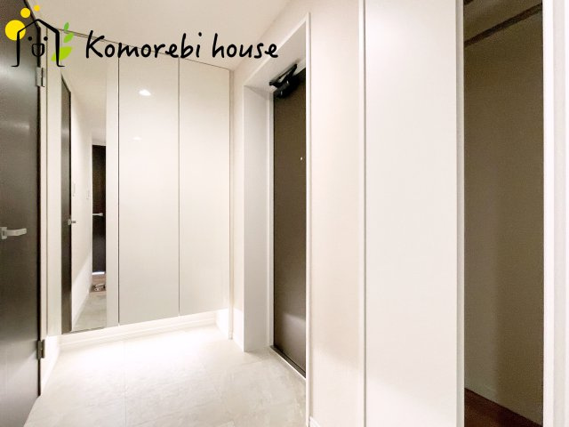 ライオンズヴィアーレ大宮の玄関|落ち着いた玄関です