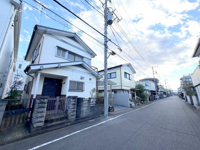 相模原市中央区千代田4丁目　売地の前面道路含む現地写真