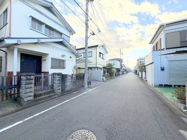 相模原市中央区千代田4丁目　売地の前面道路含む現地写真