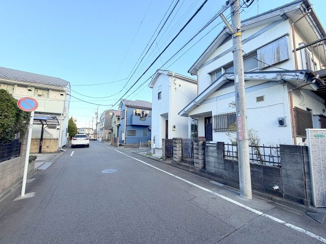 相模原市中央区千代田4丁目　売地の前面道路含む現地写真