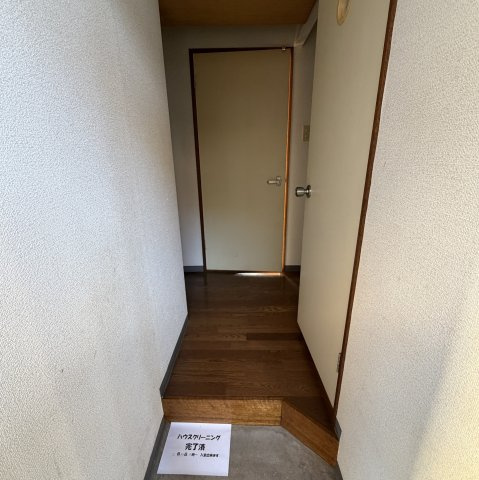 ハイツ中村の玄関
