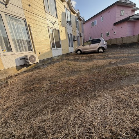 ハイツ中村の駐車場