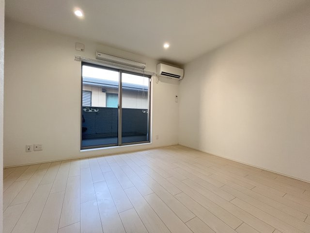 CRASTINE遠里小野の洋室