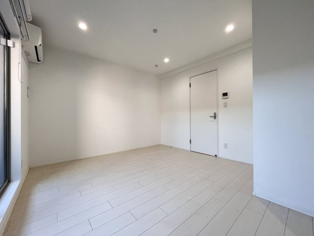 CRASTINE遠里小野の洋室