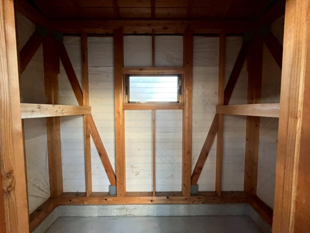 栃木市沼和田町 リフォーム物件　のその他|〇物置〇
広々収納スペース！使用頻度の低いものや汚れの気になるアウトドアグッツなどを収納しておくことができます（＾＾）
2025年12月撮影