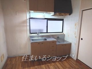 ハイライフ奥田　Ｃ棟のキッチン|改装前の内観です