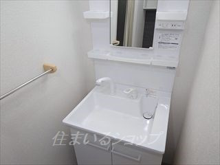 広島市安佐北区落合南３丁目のアパートの洗面所|改装前の内観です