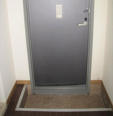 【玄関】 | レオパレス岩波