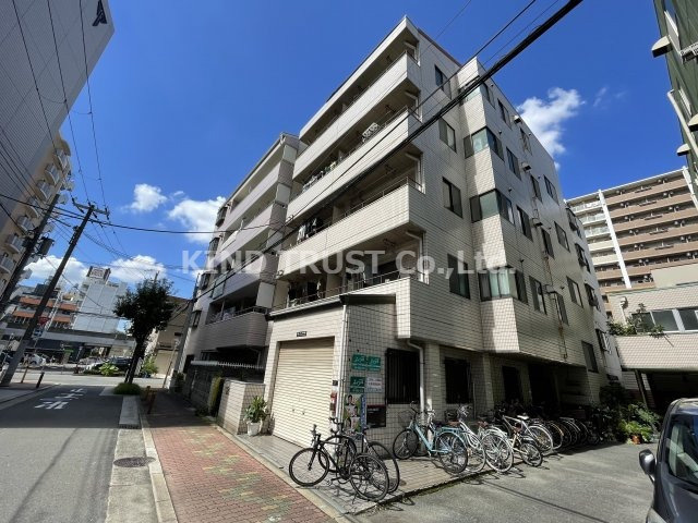 第3カワイハイツのロビー|ゆとりのあるロビーです