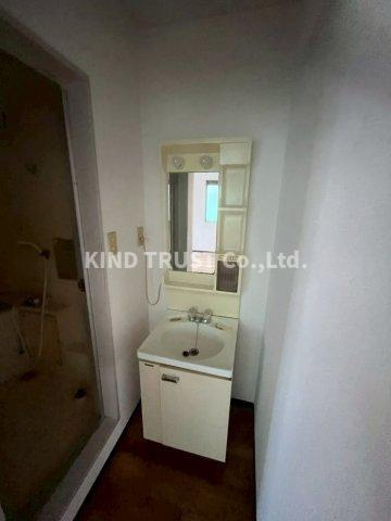 第3カワイハイツの洗面所|ゆったりとスペースのある洗面所