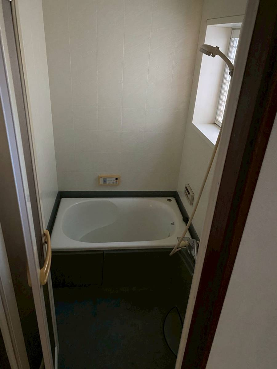 貴志川町西山　中古戸建の浴室