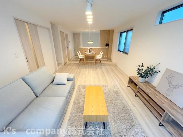 ◎茅ヶ崎市室田1丁目　中古戸建の居間・リビング|ご家庭が集まるリビングスペース◇◇