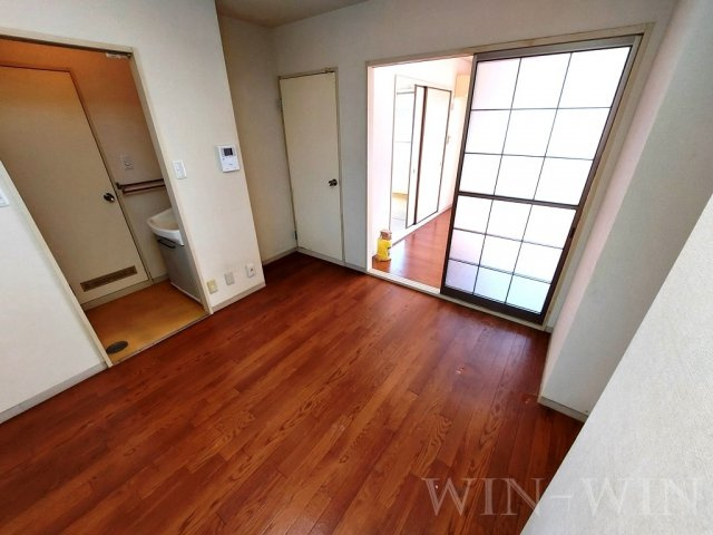 ライラック Bの居間・リビング|イメージ（同建物内別部屋の写真です）