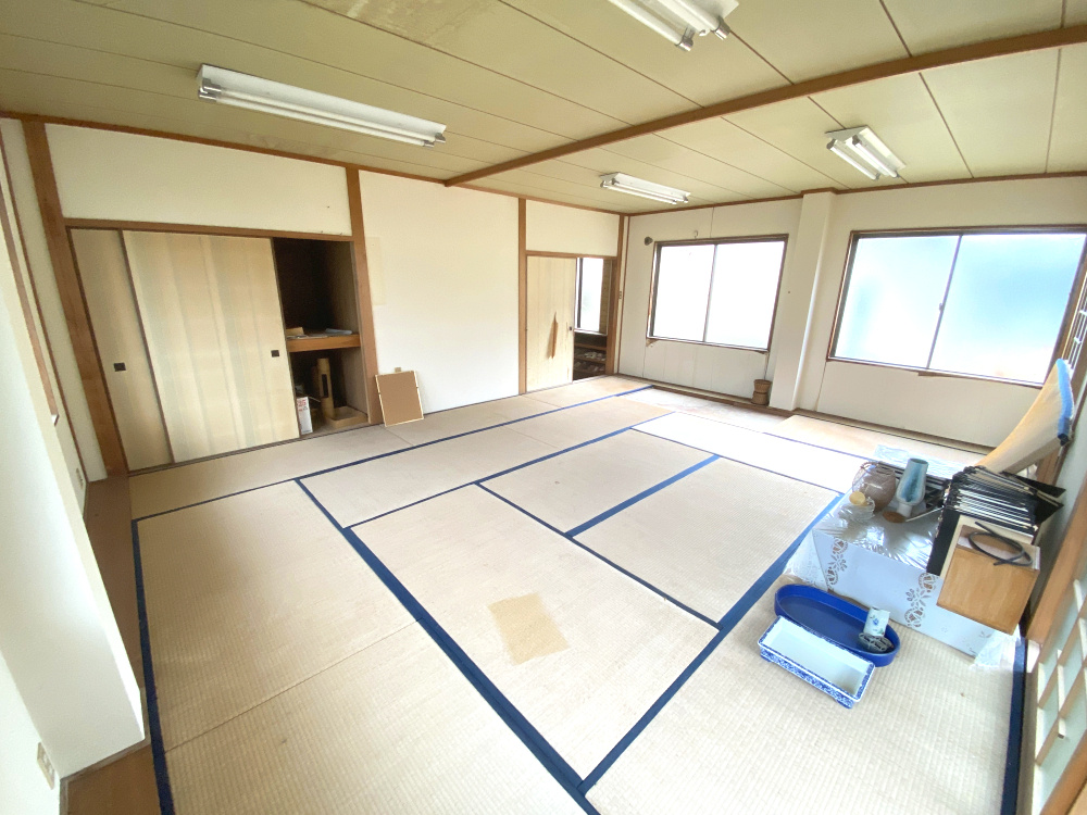 丹波市氷上町成松の店付住宅