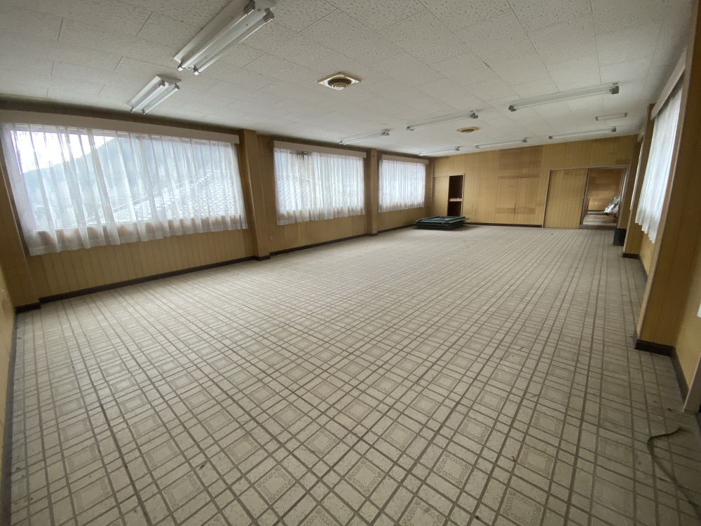 丹波市氷上町成松の店付住宅